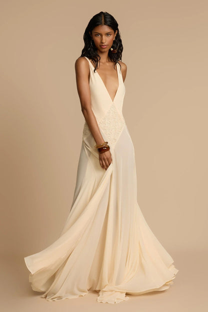 Vestido Lavinia Maxi – Decote Profundo Elegante