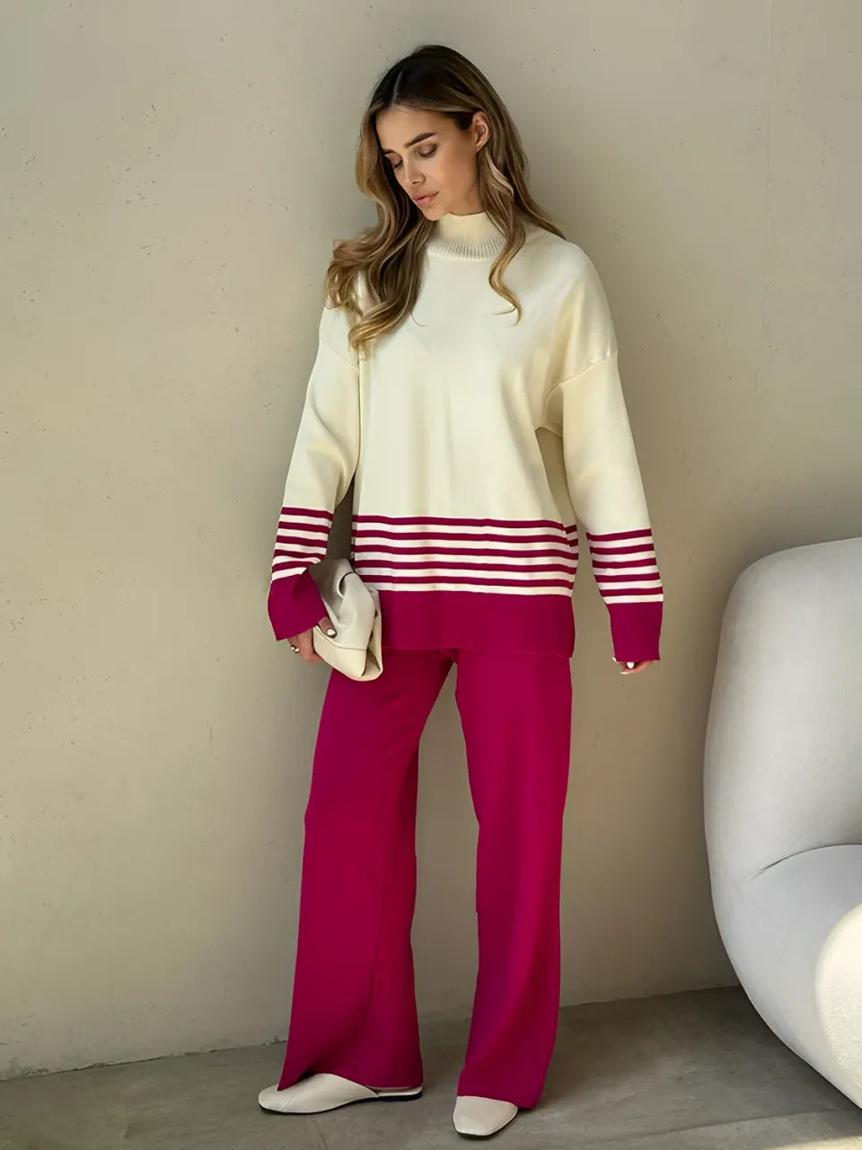 Conjunto Feminino com Suéter Listrado de Gola Alta e Calça de Cintura Alta - July