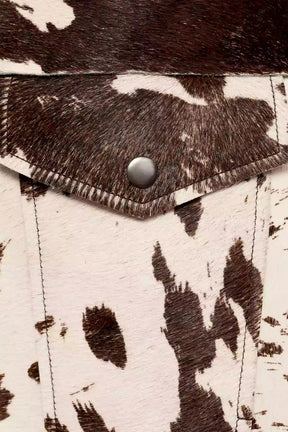 Jaqueta Estilo Camisa em Pelúcia com Estampa de Vaca