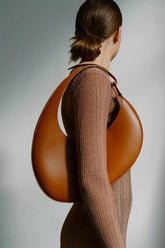 Bolsa Hobo Lua Italiana – Estilo Niche Elegante