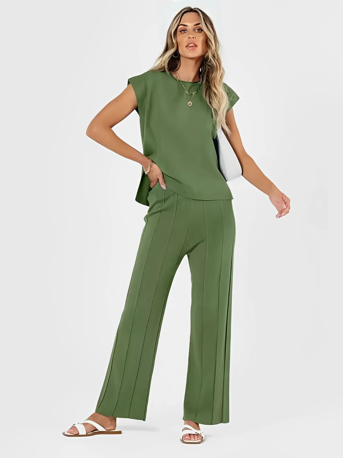 Conjunto Feminino em Viscose com Blusa Mullet de Manga Curta e Decote Redondo e Calça Confortável - Lorena