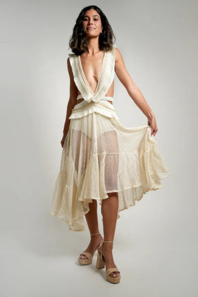 Maiô Vestido com Decote V, Recortes e Franjas