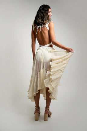 Maiô Vestido com Decote V, Recortes e Franjas