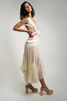 Maiô Vestido com Decote V, Recortes e Franjas